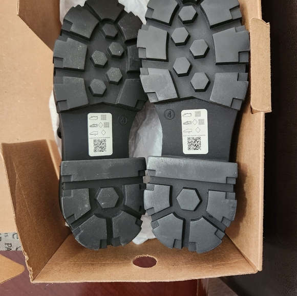 Black loafers - Picture 3 of 5